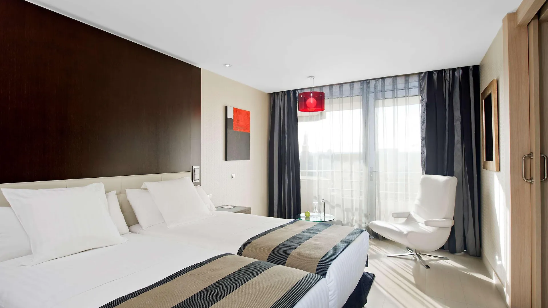 The Level At Melia Sevilla 3*, Севилья