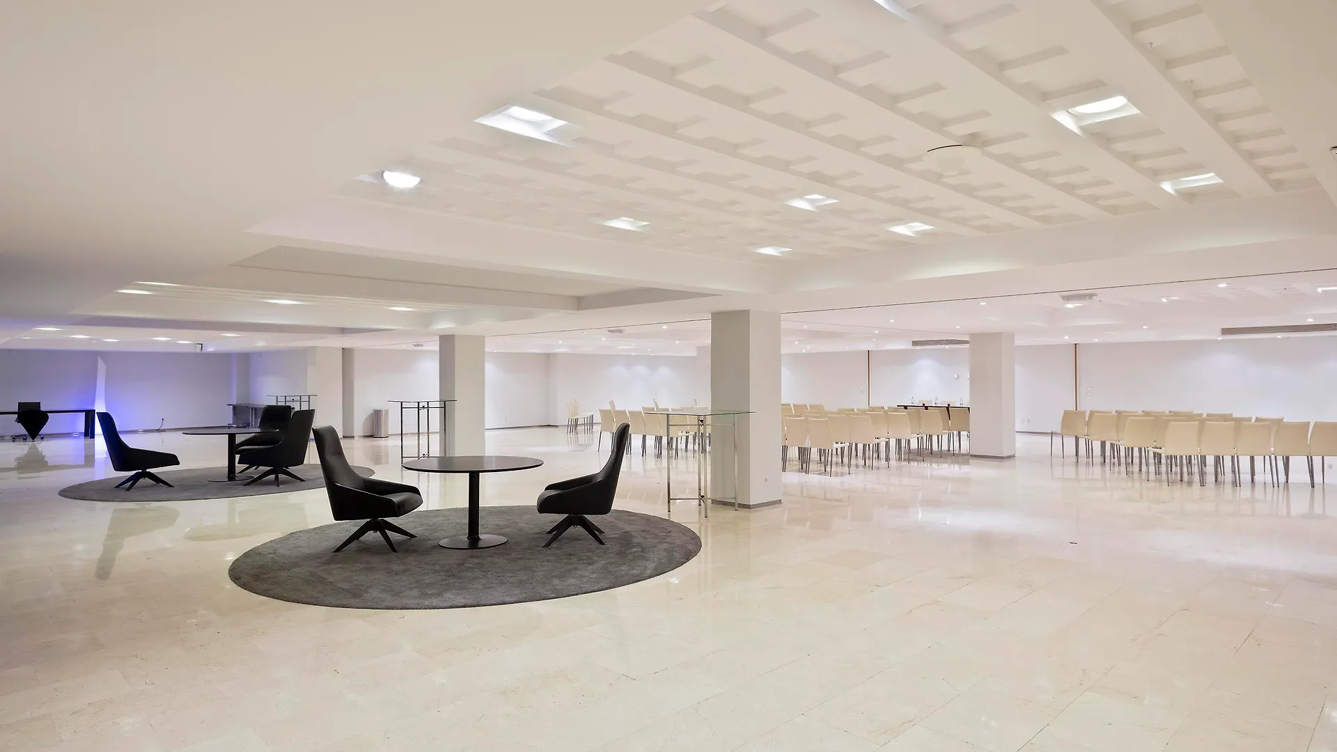 The Level At Melia Sevilla Отель