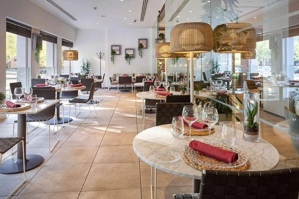 Отель The Level At Melia Sevilla