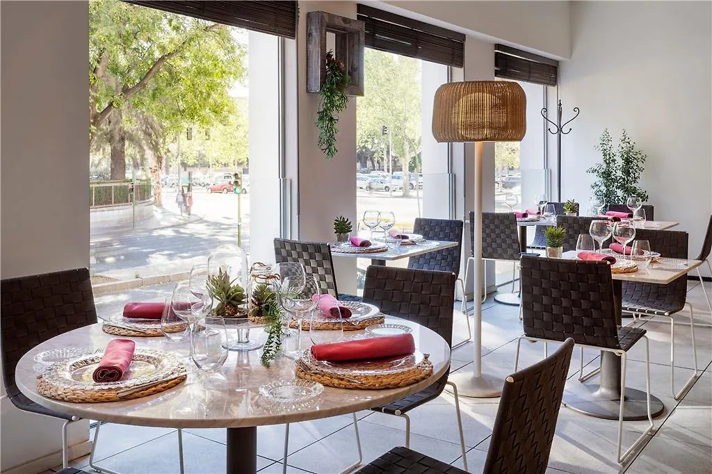 The Level At Melia Sevilla Отель